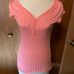 Forever 21 salmon color soft tee with stars!